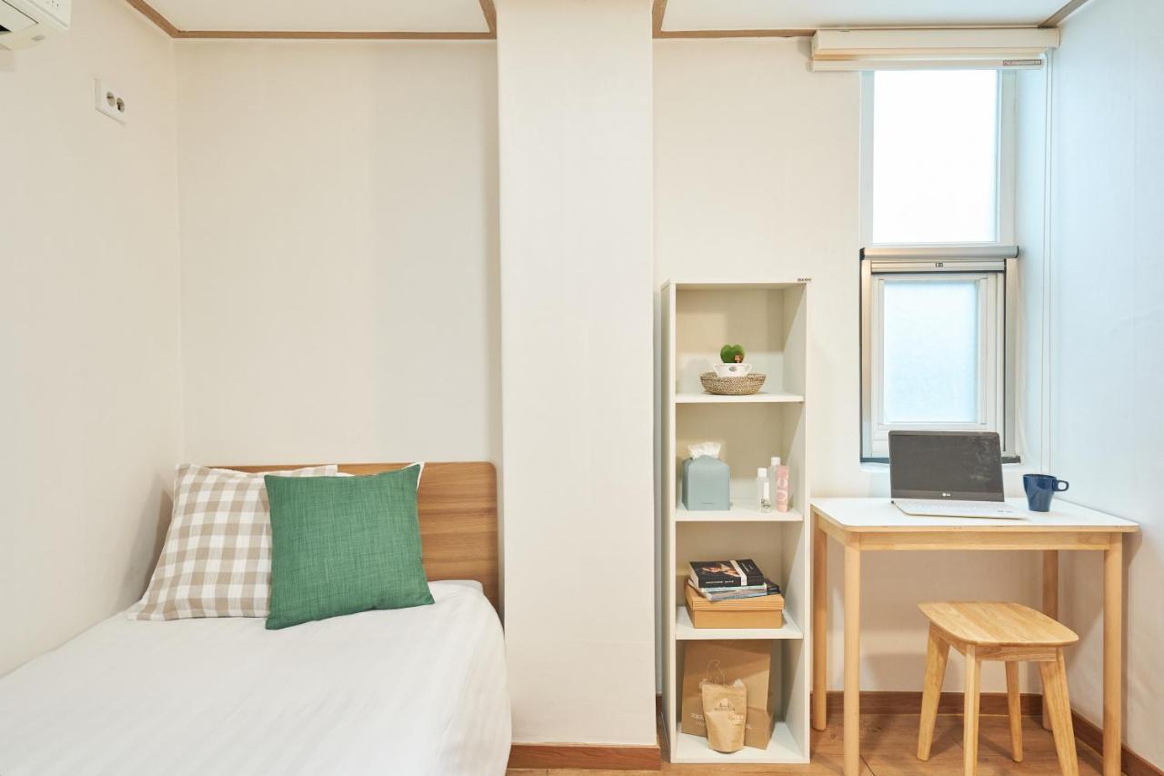 K'Stay Sinchon Seoul Exterior photo