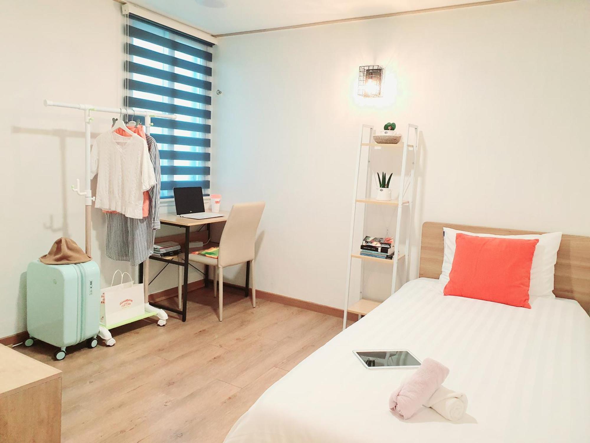 K'Stay Sinchon Seoul Exterior photo